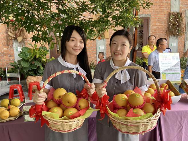 每到夏季又到了三星上将梨上市的季节，今年宜兰县三星地区农会以上将梨结合在地好茶推出「2023上将有礼、梨飨茶香」产业活动季。（吴佩蓉摄）