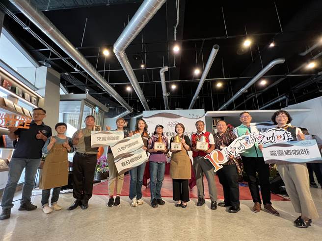 咖啡害虫「果小蠹」肆虐，初估全台减产2／3，对此，屏东县长周春米29日宣布「屏东咖啡节」开跑，将透过赛事等系列活动推广屏东咖啡。（谢佳潾摄）