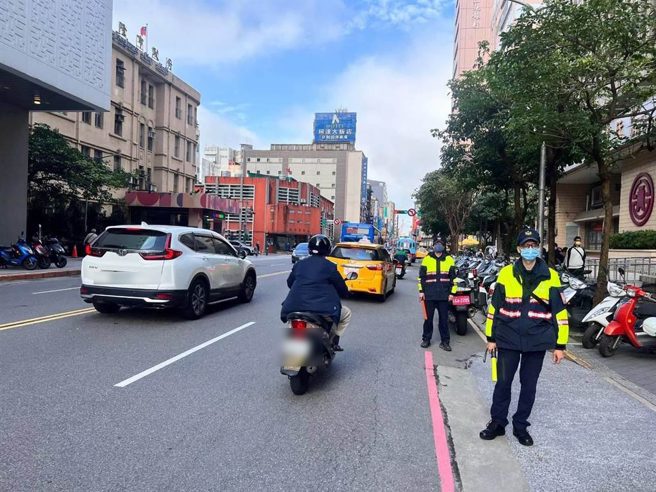 明起「不停让行人」罚锾提高到6000元。（警政署提供／胡欣男台北传真）
