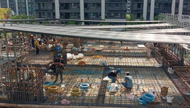 新北市劳检处7月起将启动为期3个月的专案检查，以督促雇主改善工作环境。（新北市劳工局提供）