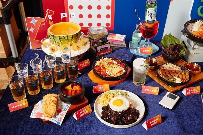 初瓦打造好吃好玩的韩料风潮，庆开幕推出多项好康，包含送辣鸡麵、酒水等。（王品集团提供／朱世凯台北传真）★《中时新闻网》关心您：饮酒过量，有碍健康。酒后不开车，安全有保障！