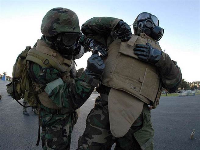 防彈衣在戰場上或許能救士兵一命，也是靶場訓練必須的配備之一。（示意圖／美聯社）