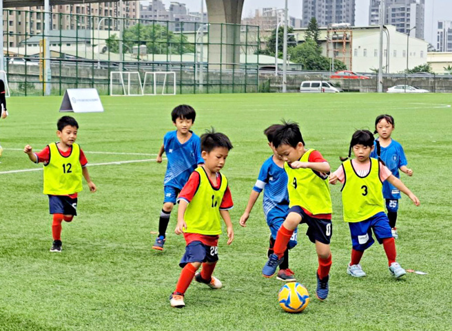 2023社區足球深耕計畫-台中區社區足球節」6月起正式啟動，分4個區域進行賽事。（台中市政府運動局提供）