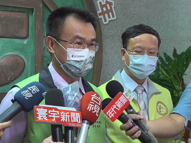 台北农产运销公司26日召开股东会，农委会仅拿下9席。农委会主委陈吉仲30日受访表示，尊重董事会结果，期待农产品市场朝专业经营。（潘虹恩摄）