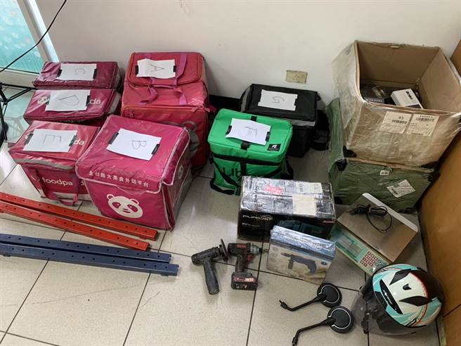 惯窃汪嫌连FoodPanda、uber eat外送箱都不放过，还有1辆超显眼的电动三轮车，警方表示，目前共有疑似赃物27件待民眾认领。（警方提供／谢佳潾屏东传真）