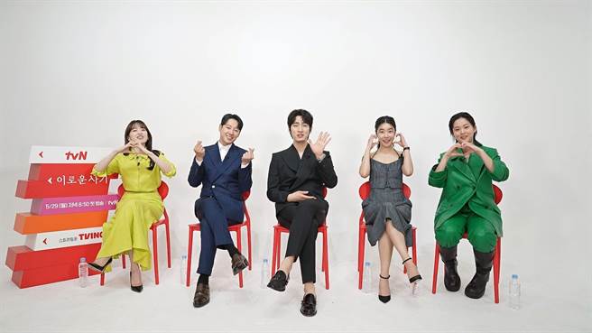 千玗嬉（左起）、金东旭、尹博、朴素珍、李妍跨海受访。（friDay影音提供）