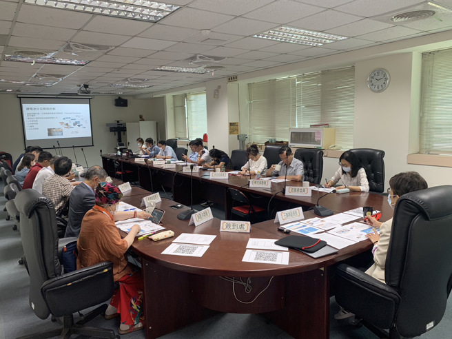 北市消防局邀专家学者研议「储能系统及消防设备人员法」细节。（图／北市消防局提供）