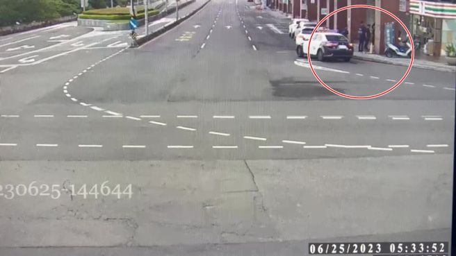 警方获报赶抵现场。翻摄画面