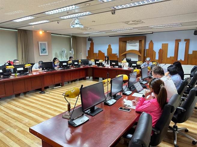 北市体育局会同消保官、警察局、劳动局等请RF业者6月30日到北市府说明。（北市法务局提供／张芷瑜台北传真）