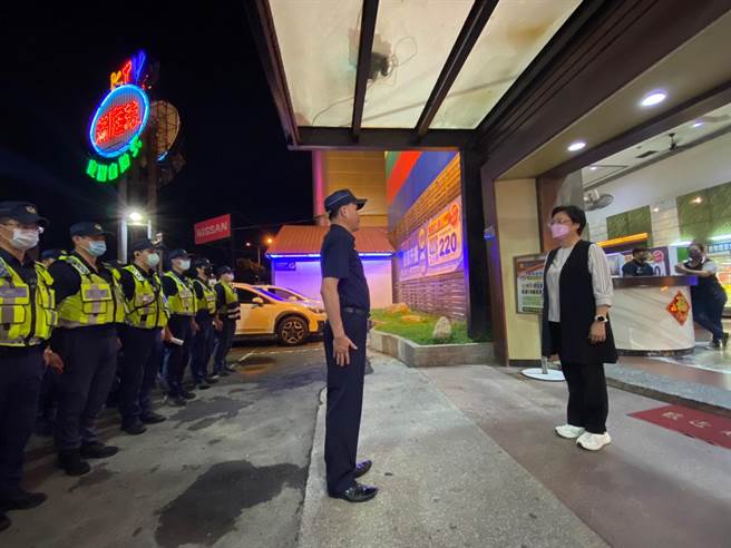 暑期保护青少年青春专案开跑，彰化县警局执行联合稽查暨保护儿少专案。（孙英哲摄）