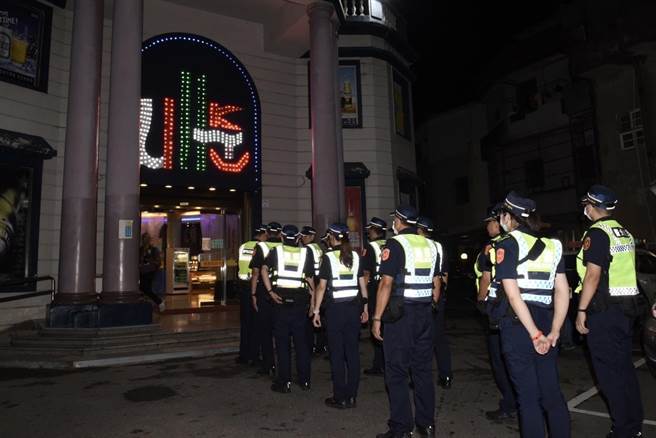 宜兰县政府启动青春专案，加强临检、查察，盼能预防少年偏差行为及被害事件发生。（宜兰县警察局提供／李忠一宜兰传真）