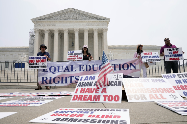 美国最高法院日前判大学採平权措施招生违宪，但判决结果在亚裔圈看法两极。（图/美联社）