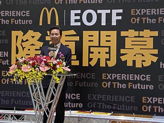 金门县长陈福海允诺，将挹注3.5亿经费串联太湖共融公园与麦当劳人潮共荣金湖商圈。（于家麒摄）