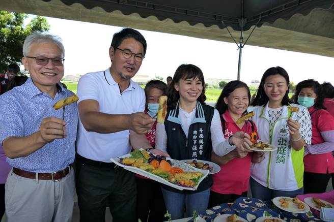 推广国产杂粮扩大种植面积，农委会创意料理活动于云林县斗南镇登场。（张朝欣摄）