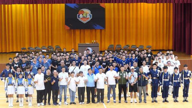 2023泰帅杯高中篮球赛7月1日到4日在新北市泰山高中进行。（陈筱琳摄）