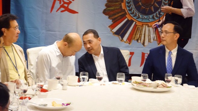 國民黨總統參選人侯友宜、前高雄市長韓國瑜、國民黨主席朱立倫1日出席國民黨國軍退除役人員黨部委員會成立67周年會慶。（姚志平攝）