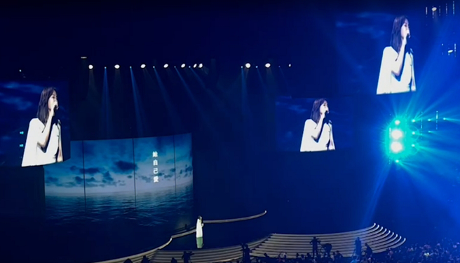 蔡健雅在金曲34舞台上表演，广告时间继续唱，暖心喊话MeToo受伤者，惊喜献唱〈We Are One〉。（图／民眾提供）