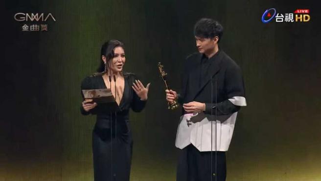 陈建玮上台领奖还讲了半天感言才知道得奖的不是自己。（图／翻摄自台视）