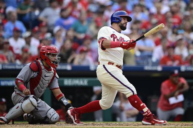 费城人席瓦伯轰出满贯全垒打（美联社）