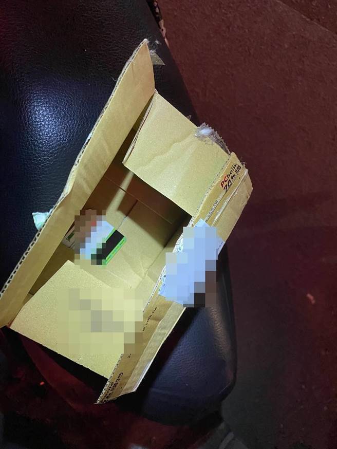 白姓騎士紅燈左轉2度遭警攔查，這次態度迥變露餡是車手。(翻攝照片／蔡依珍桃園傳真)