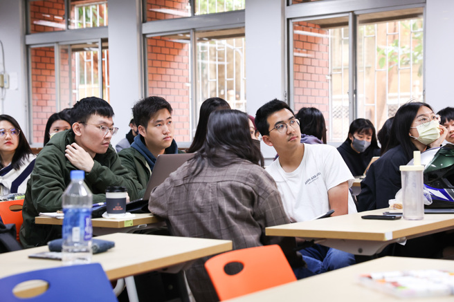 一名农家出身的成大校友分享对私校补助的看法，认为资源应投入「大学前的教育」，获得眾人认同。图非新闻当事人。（示意图／报系资料照）