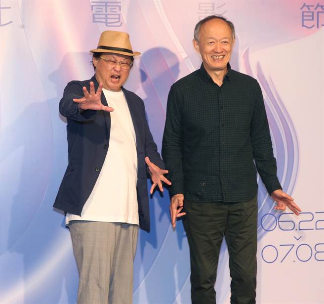 赵自强（图左）及金士杰出席《兰陵40－演员实验教室》世界首映记者会。（陈君玮摄）