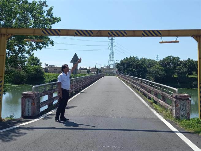 冬山乡长林峻辅期盼透过改建，打通生态绿舟到国立传统艺术中心的观光水路，成为一条有亮点的游憩廊道。（吴佩蓉摄）