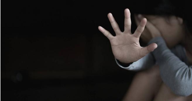 创伤若不治疗，将成为大脑中的内隐记忆，除了不时纠缠之外，更可能进一步影响患者与其他人的关系。（图／123RF）