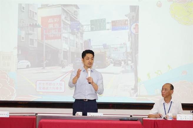 台北市副市长李四川昨日透过脸书再谈与民眾党的纷争，市长蒋万安笑说，李四川利用周末分享心情，不用想太多。（台北市政府提供／刘彦宜台北传真）