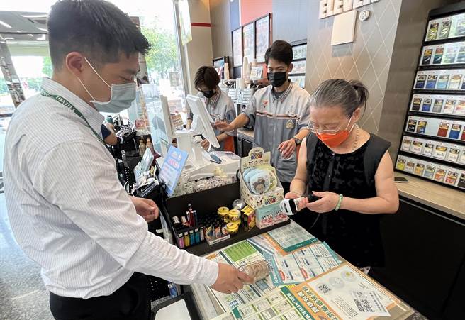 劳动部也提出银髮人才职场重返计画，透过课程与职场见习，协助中高龄、高龄人才就业再出发。（云嘉南分署提供／张毓翎台南传真）