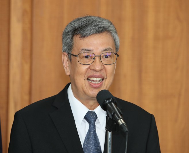行政院长陈建仁（图）3日出席「台美21世纪医疗合作论坛」开幕式，并于会前受访。（刘宗龙摄）