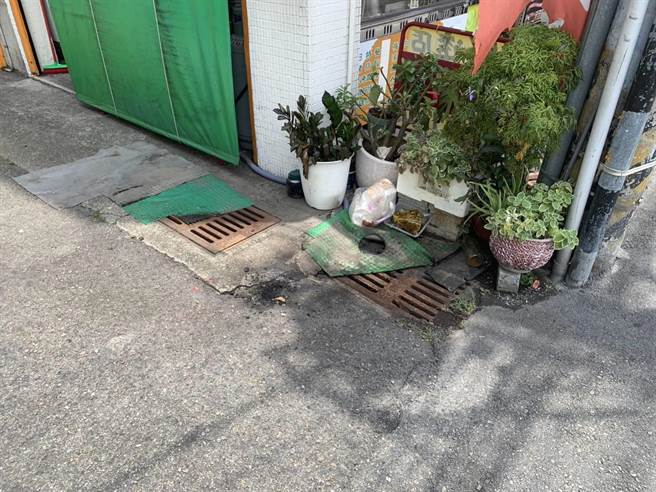 台中60多歲婦人3日凌晨1時許開始，至台中、彰化、南投等地潑灑汽油縱火，造成2位民眾燒燙傷，當日凌晨5時向警方自首，警方正進一步偵訊以釐清案情。（民眾提供／潘虹恩台中傳真）