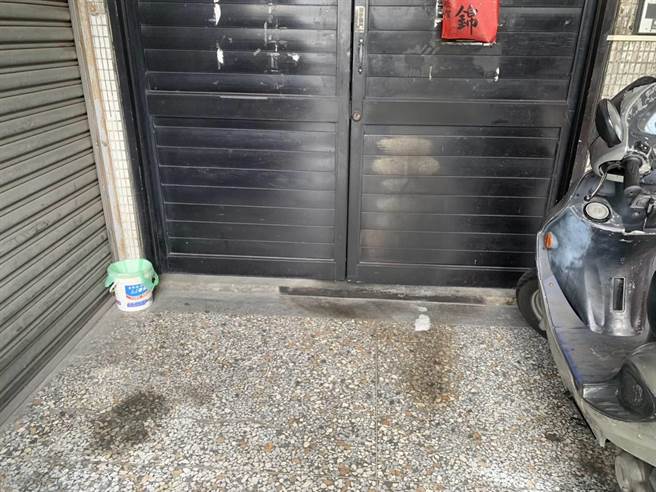 台中60多歲婦人3日凌晨1時許開始，至台中、彰化、南投等地潑灑汽油縱火，造成2位民眾燒燙傷，當日凌晨5時向警方自首，警方正進一步偵訊以釐清案情。（民眾提供／潘虹恩台中傳真）