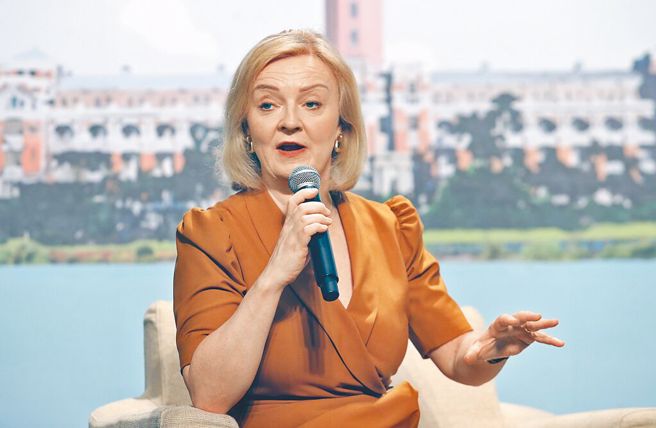 「政客爽」砲轟，蔡政府花了錢找特拉斯來，結果換來的是大陸軍方的代表團訪英、英國外相規劃訪陸（中時資料照／范揚光攝）