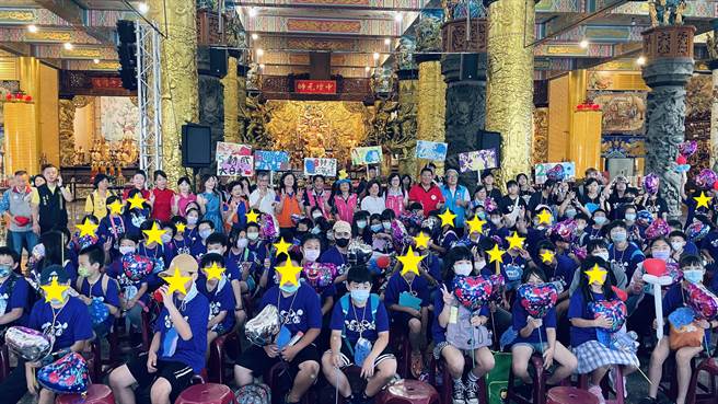 數碼寶貝天使夏令營大合照。(社會局提供／蔡依珍桃園傳真)