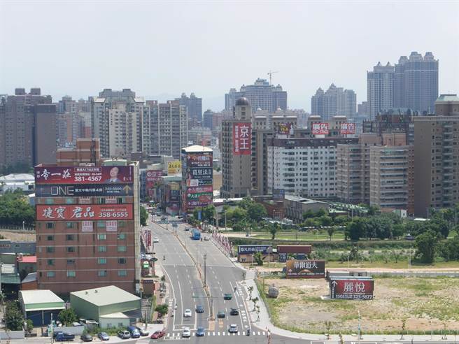 桃园市政府推出「跨街廓都市更新容积调派专案计画」。(蔡依珍摄)