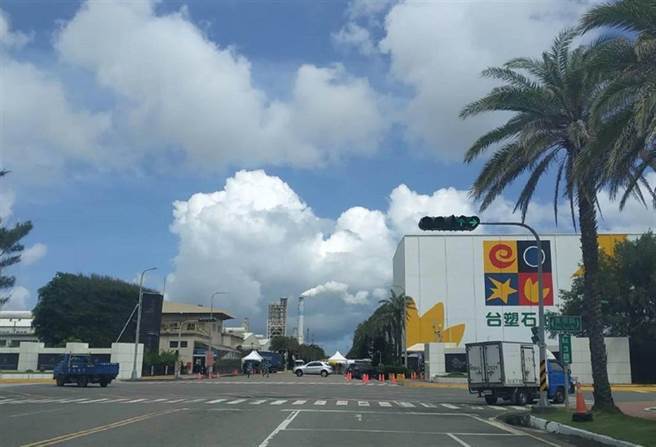 毕业季求职好消息，云林县麦寮乡六轻工业区持续释出工作机会。（本报资料照片）