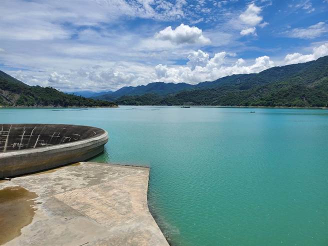 南化水库靠着越域引水，蓄水率突破7成。（南水局提供／程炳璋台南传真）