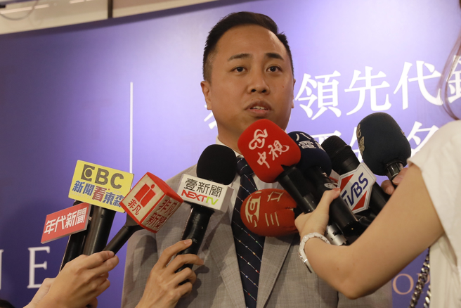 創辦人陳復宇/Tank接受媒體訪問。（圖/碩盛國際不動產）