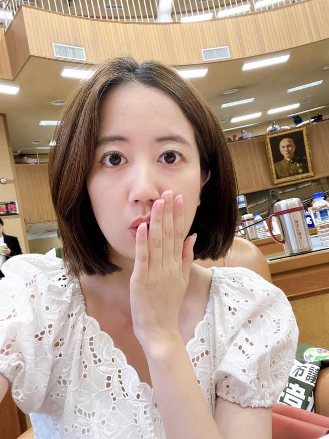 戴玮姗在脸书发文批评侯友宜重启核一言论。（翻摄自戴玮姗脸书）