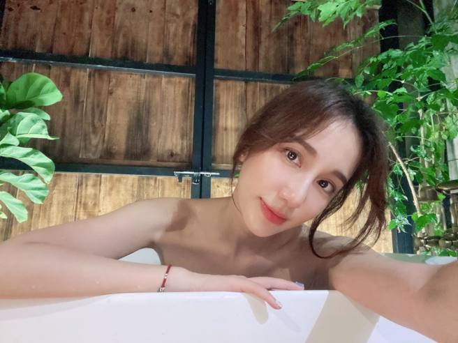 Apple 自爆15岁时被要求全裸试镜。（图／FB@黄暐婷 APPLE）