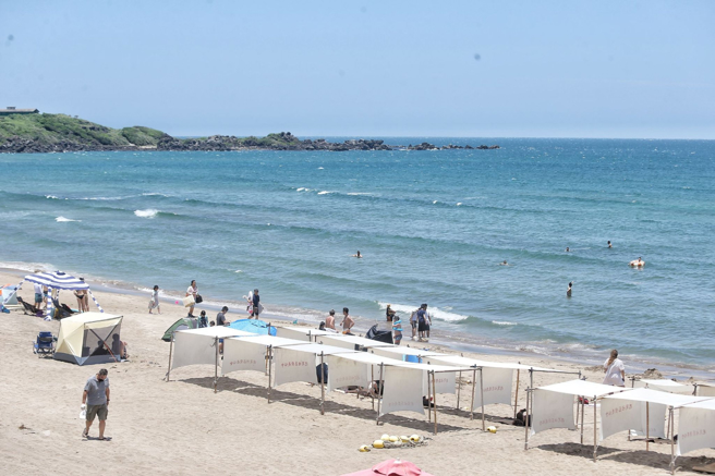 农谚上说「小暑过，每日热三分」，此时正值初伏前后，天气由乾热转为闷热 ，节气的因素容易导致心情变化急速震盪，影响身体健康，特别是农历12月出生的人。(资料照)