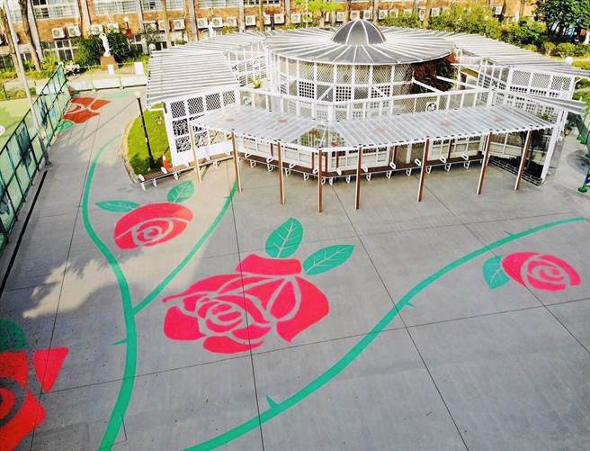 三重玫瑰公園溫室整修完成，加上外圍噴花地坪呼應玫瑰主題。（三重區公所提供）