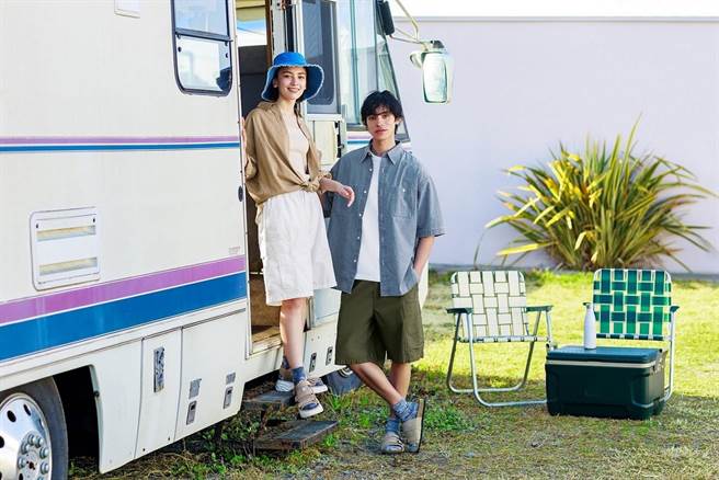 迎接暑假到来，日本服饰品牌GU推「奔夏购嗨祭」，多样夏日单品都有限时折扣。（GU提供／朱世凯台北传真）