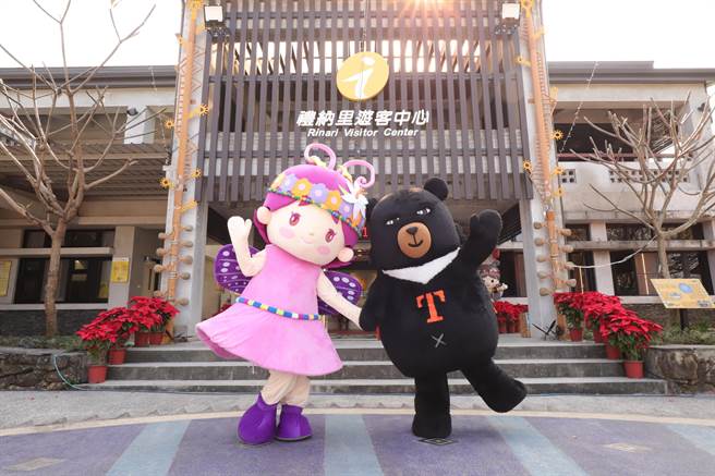 茂管处表示，即日起到茂管处辖区与任一景点合照，并出示照片予值班人员检视，即可体验AR琉璃珠互动机（可同时8人以上进行合照）。（茂管处提供／林雅惠高雄传真）