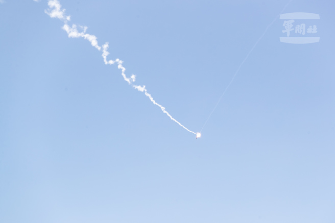 刺針飛彈命中靶彈。（軍聞社提供）