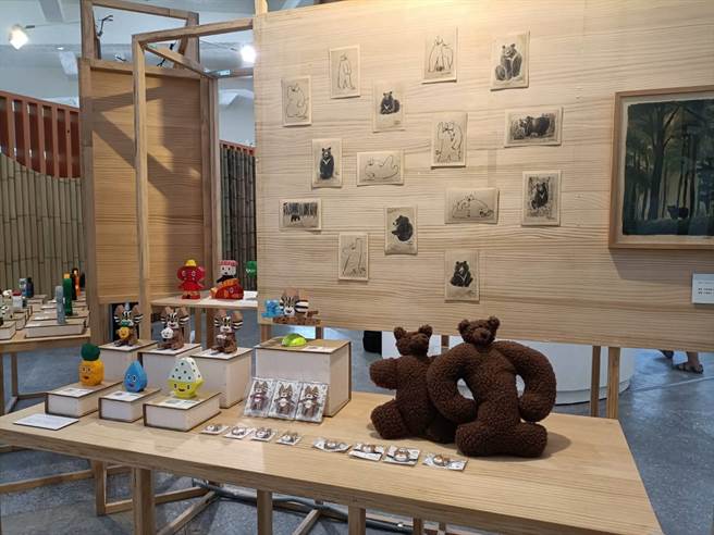 《山林里的动物》艺术特展即日起展出。（陈淑娥摄）