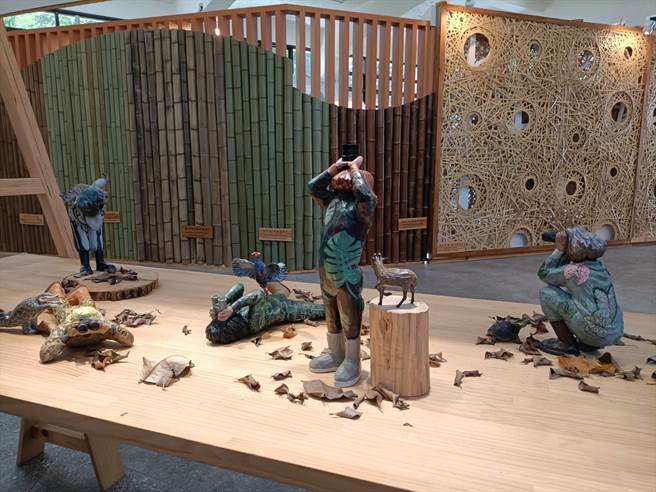 《山林里的动物》艺术特展即日起展出。（陈淑娥摄）