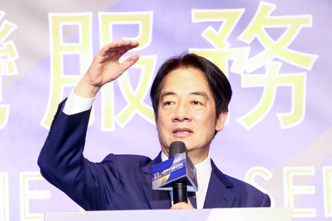 张显耀呼吁民进党总统参选人赖清德不要再乱许承诺、乱撒币。图为赖4日出席「2023台湾服务业大评鑑颁奖典礼」致词。（邓博仁摄）