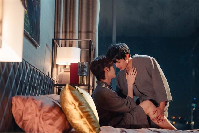 Net、James在《床伴》中有不少大尺度激情戏码。（摘自官方IG）